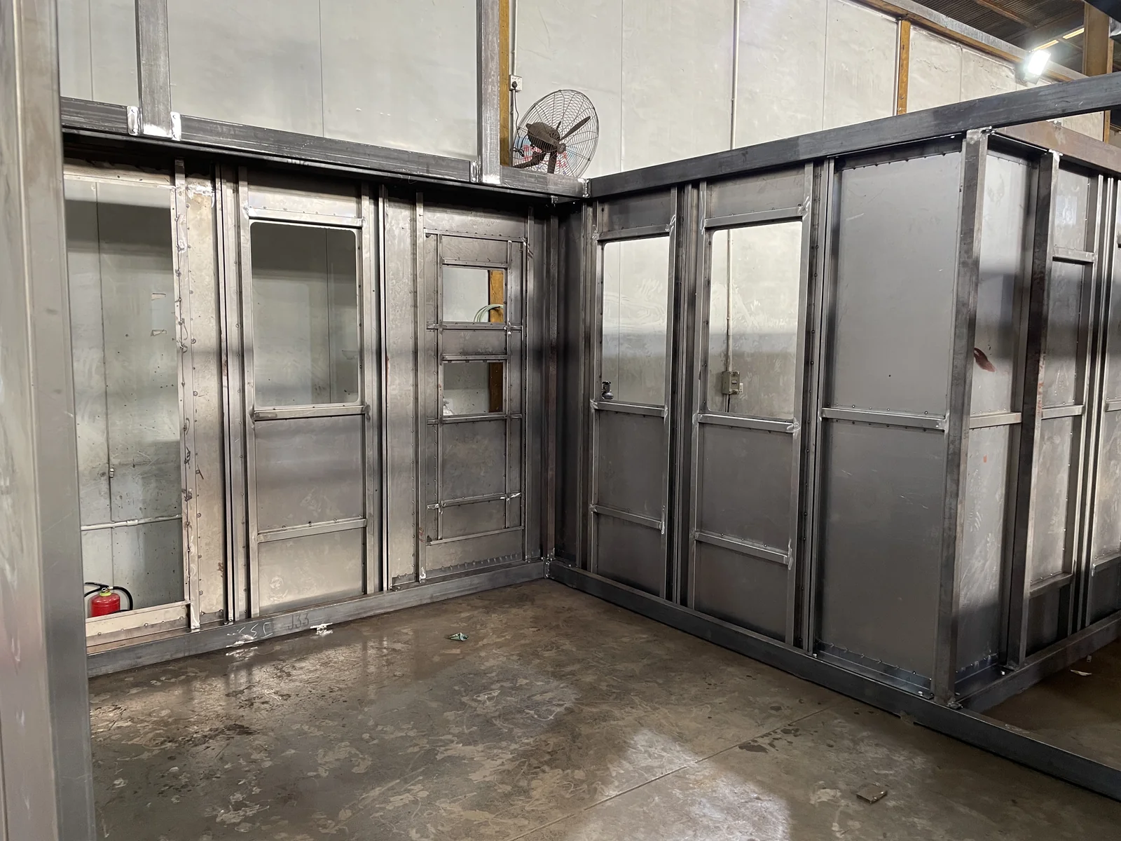 Automation and logistics equipment enclosure