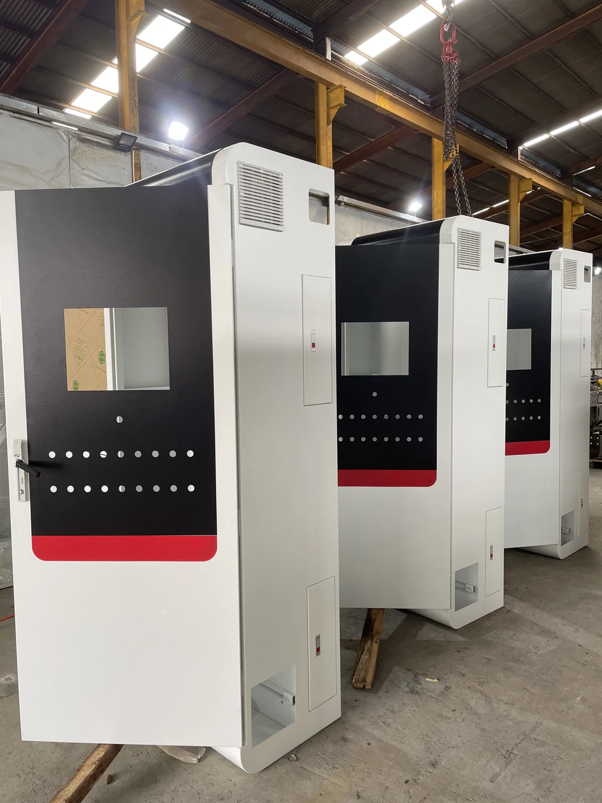 Batch delivery of equipment cabinets